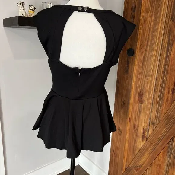 Forever 21 Peplum Top - Picture 4 of 8